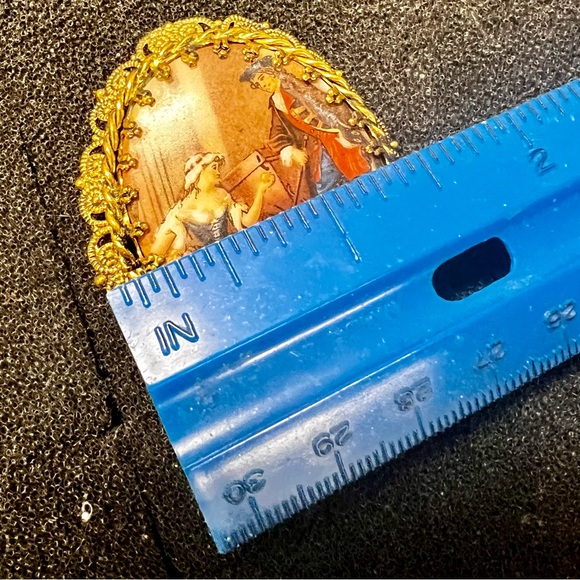 Vintage‎ Gold Tone Lovers Hand Painted Ceramic Victorian Oval Brooch Pin - Picture 4 of 4